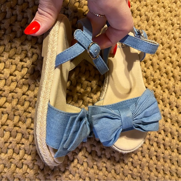 Janie and Jack toddler girl size 9 sandals - Picture 5 of 5